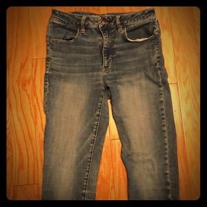 American Eagle High rise jetting Jeans